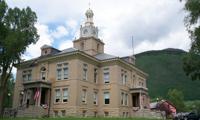 State government courthouse building representing legal authority and coordination
